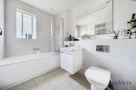 d13c4733-0968-432...