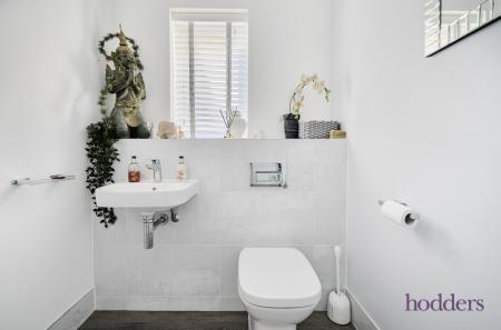 e06ab75d-b4d4-4fd...