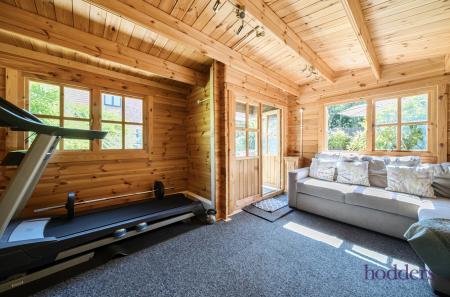 de366875-99de-471...