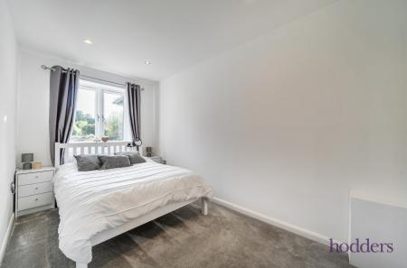 32d708df-d77d-4bf...