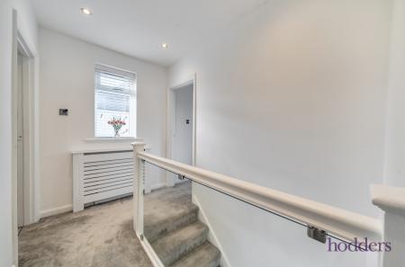 8211e565-a32c-489...