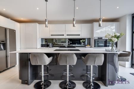 02110784-68af-44e...