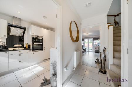 9913faa9-aac4-4be...