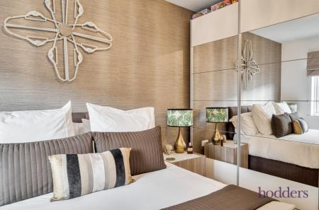 3b9feef3-40b8-44e...