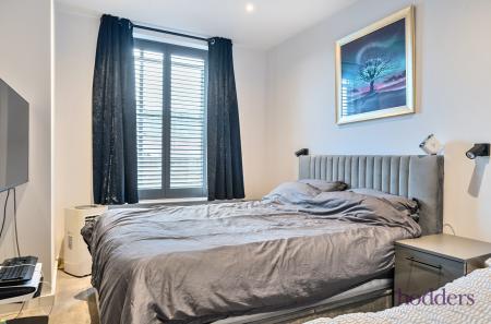 76a9bdec-79a1-46d...