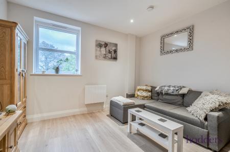 b9e8e35a-b151-4a1...