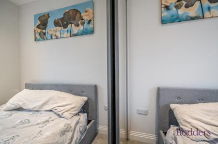 463a6ec5-a020-492...