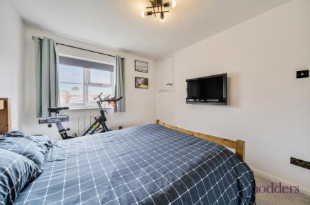 d5d04aed-d2d8-447...