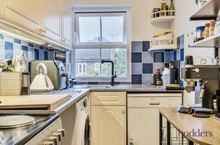 c8aa503c-0572-423...