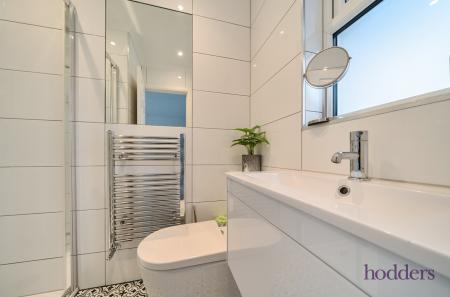 c4e80989-c736-4d6...