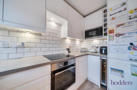 d5abdd9f-be1c-42a...