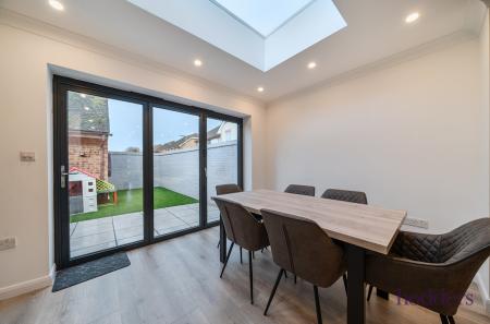 70d3e148-ce9b-4dc...