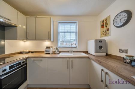 6b57c869-e96a-492...