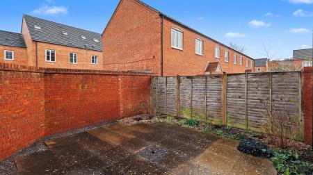 Enclosed courtyard g