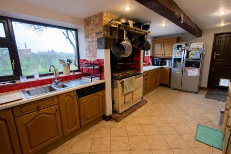 Kitchen reverse angl