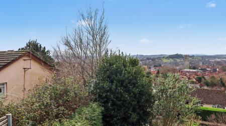 Garden room to garde