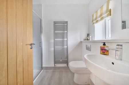 1334902-15-6895d67f5