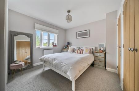 1334902-22-6895d6c58