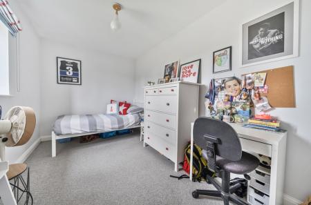 1334902-18-6895d69ac