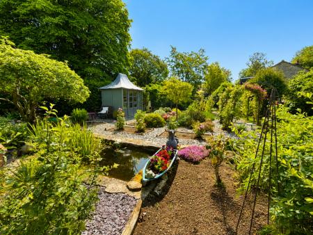 Pond & Beds