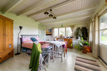 TEK HiRes 260325 008