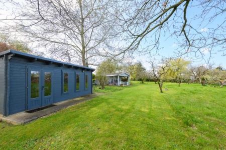 TEK HiRes 260325 050