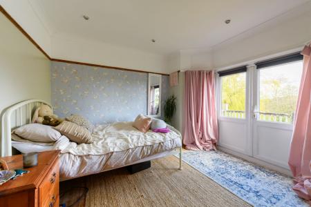 TEK HiRes 260325 060