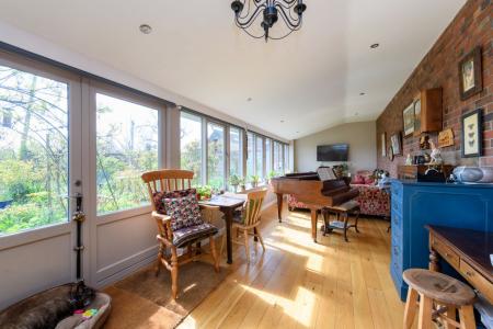 TEK HiRes 260325 020