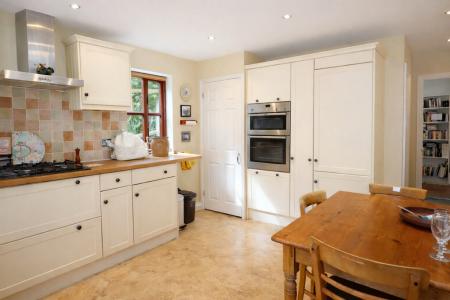 Kitchen:Breakfast ro