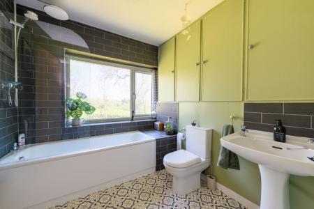 TEK HiRes 260427 071