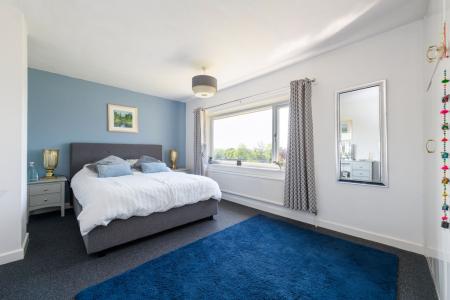 TEK HiRes 260427 075