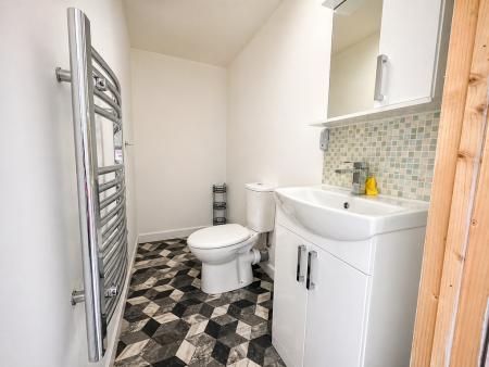 Garden Room WC