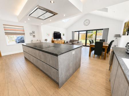 Kitchen/ Family Room