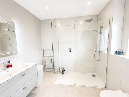Master Ensuite