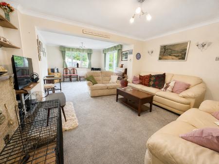 Living/Dining Room
