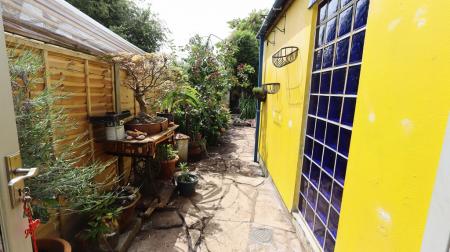 Courtyard to garden