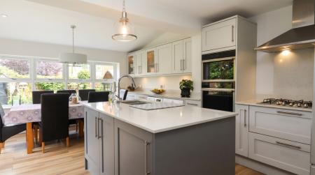 Kitchen:Dining room