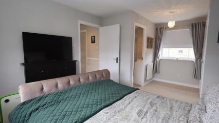 Bedroom to dressing