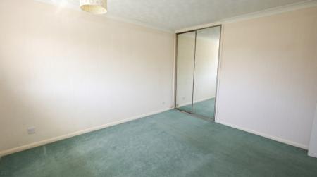 Bed 1 wardrobes
