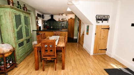 Kitchen:Dining room
