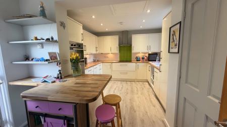 Kitchen:Breakfast ro