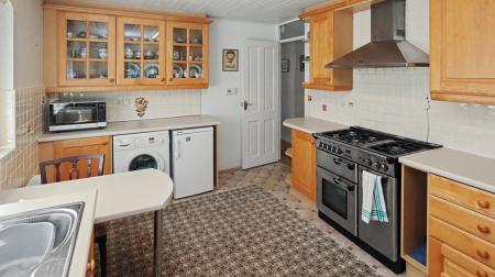 Kitchen alt angle