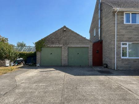 Double Garage & Driv