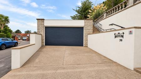 Doube garage