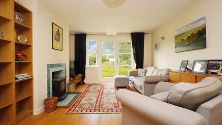 Sitting room to gard