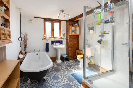 TEK HiRes 250318 010