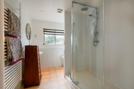 3FB40EC0-6362-47AD-A