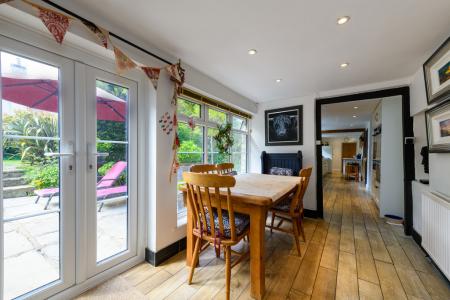 670EA58D-AAAD-47DB-8