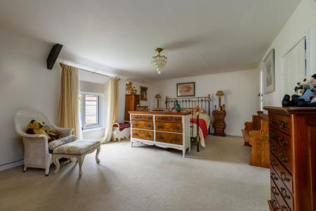 D821B9C9-CB0B-496E-8