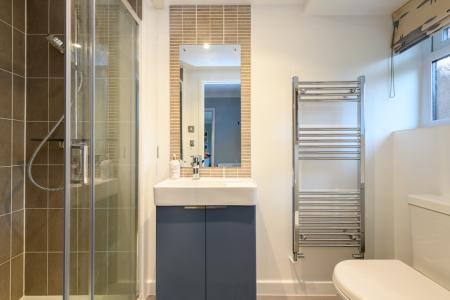 Groundfloor Shower R